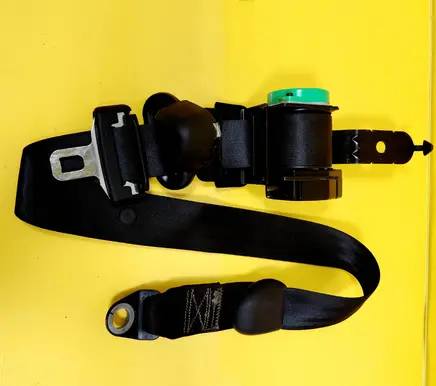 Chrysler Voyager Rear seatbelt 040813 04680516AB