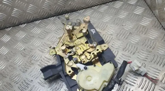 Mazda MPV Rear door lock 030321 MLD62