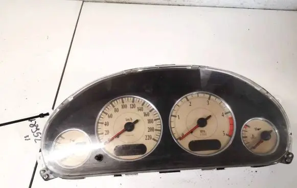 Chrysler Voyager Speedometer (instrument cluster) p05082826ag 457r824ag