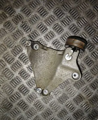 Opel Insignia A A/C compressor mount bracket 12605471