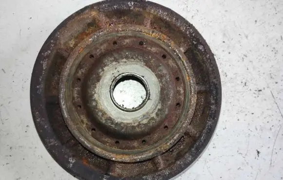 Renault Kangoo I Crankshaft pulley 28317