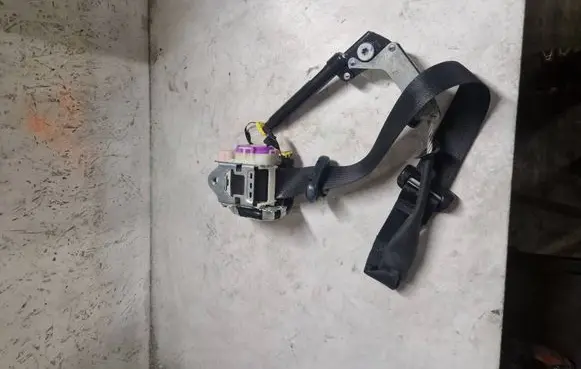 Ford Mustang VI Front seatbelt FR3B63612D64AG