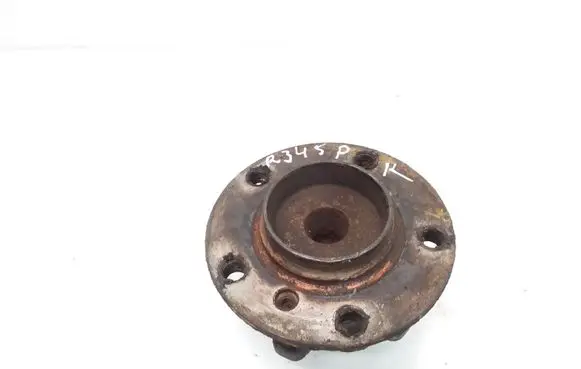 BMW 7 E65 E66 Front wheel hub