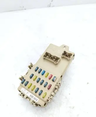 Subaru Impreza I Fuse module 980824
