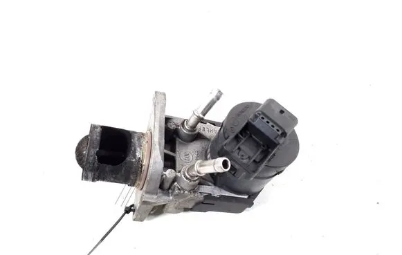BMW 3 E90 E91 EGR valve 7810871