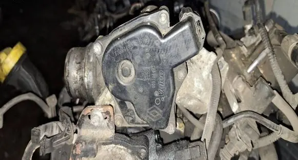 Renault Scenic III - Grand scenic III Throttle valve 8200614985