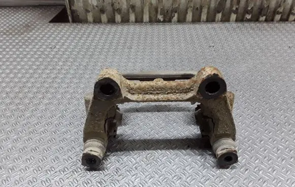 Volkswagen PASSAT B7 USA Brake caliper pad carrier rear 