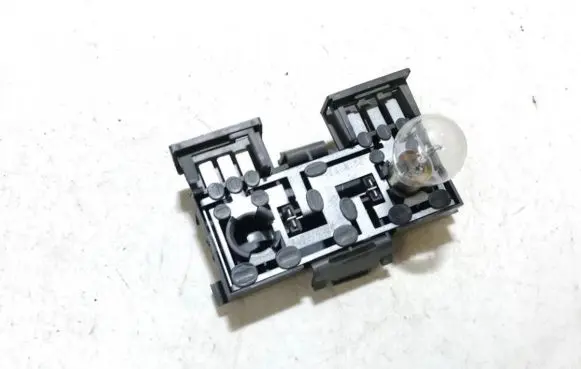 Volkswagen PASSAT B3 Tail light bulb cover holder 333945259