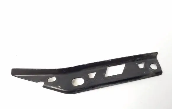 Mercedes-Benz C W204 Front bumper mounting bracket A2048810706