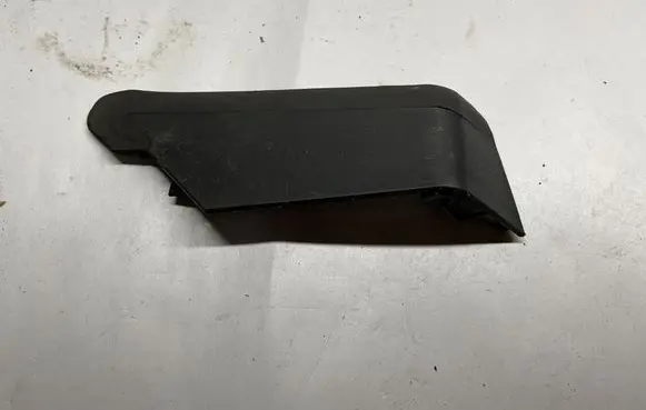 Dodge Challenger Rear/tail light trim molding 68175182