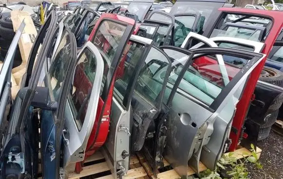 Audi A4 S4 B5 8D Rear door melynos