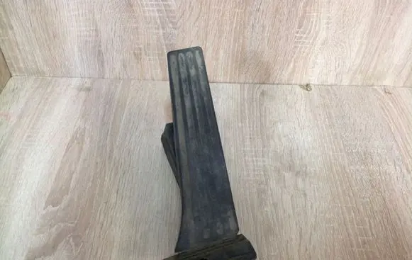BMW 5 E60 E61 Accelerator throttle pedal 6860784 259160