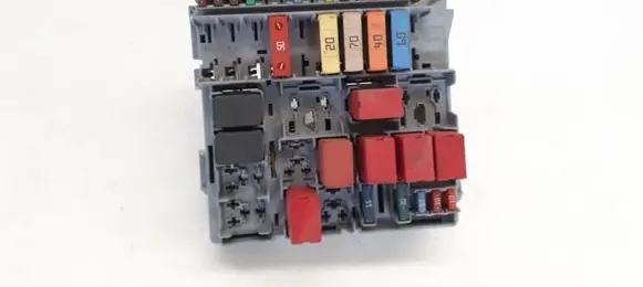 Fiat 500 Fuse module 51781452