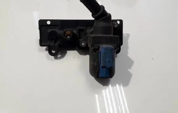Peugeot 307 Coolant heater control valve 9640937380 9640579380