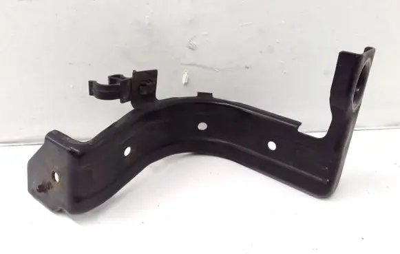 Honda CR-V Radiator support slam panel bracket 