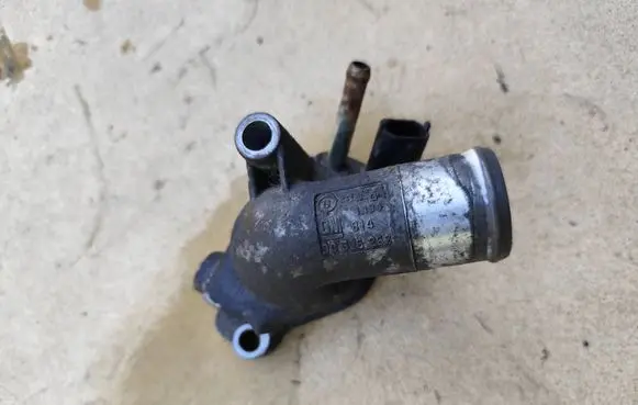 Opel Astra G Thermostat housing 90536262 1194