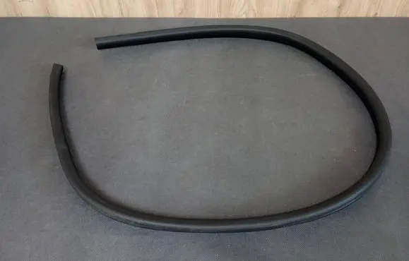 Mercedes-Benz CLK A209 C209 Front door rubber seal A2036971151 2036971151 A2036971251