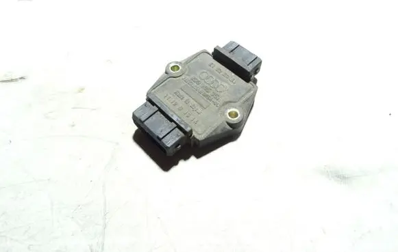 Audi A6 S6 C5 4B Ignition amplifier control unit 8D0905351