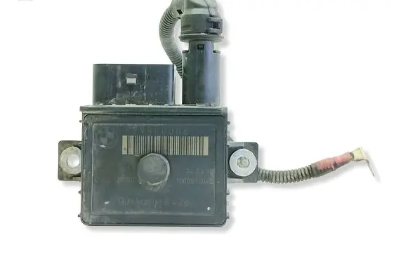 BMW 1 E82 E88 Glow plug pre-heat relay 779800006 0522120102 1000516045
