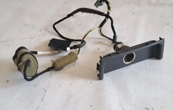 Volvo V70 Cigarette lighter rear 9491227