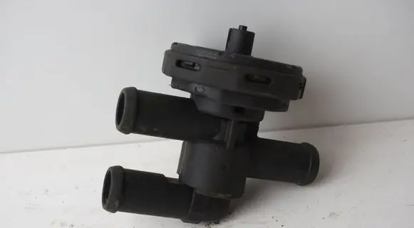 Saab 9-5 Coolant heater control valve 206241