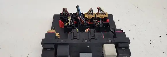 Volkswagen Touran I Comfort/convenience module 3C0937049E H37S1002 02073474