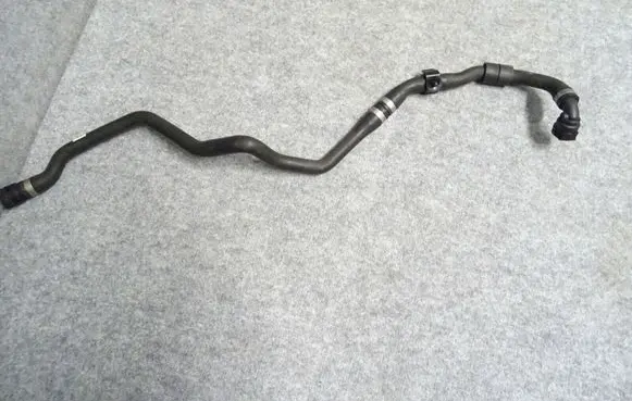 BMW 5 G30 G31 Engine coolant pipe/hose 8573220