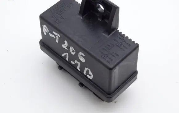 Peugeot 206 Fuel injection pump control unit/module 240107