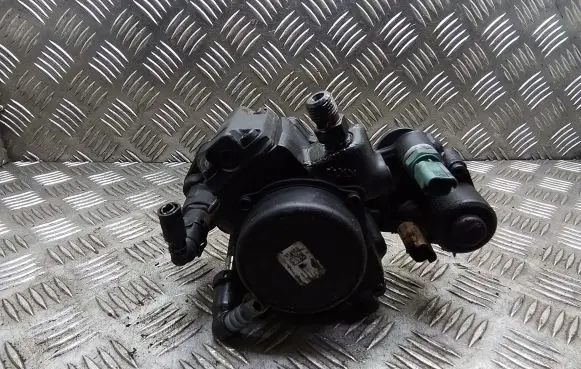 Ford Kuga II Fuel injection high pressure pump 9424A050A 9687959180