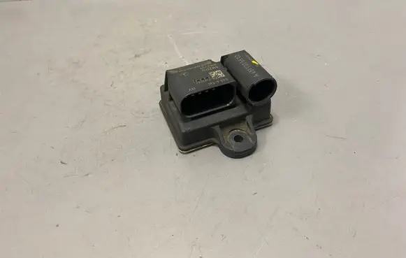 Mercedes-Benz E C207 W207 Glow plug pre-heat relay A6519005502
