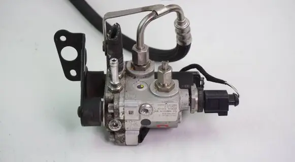 Seat Leon (5F) Fuel pressure regulator 5Q0906009L 5Q0906011C