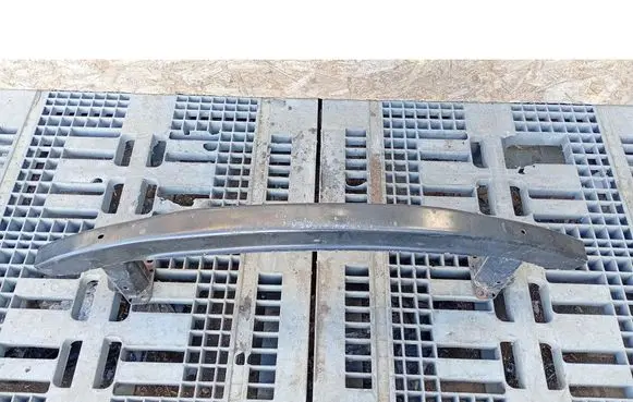 Volkswagen PASSAT B5.5 Front bumper shock/impact absorber 