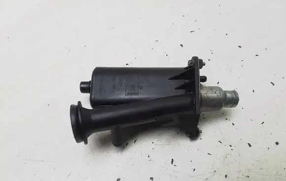 Renault Megane II Oil breather separator 8200140763