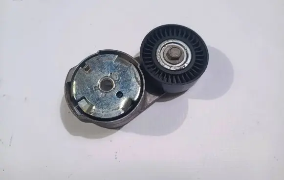 Dodge Challenger Generator/alternator belt tensioner 05184617