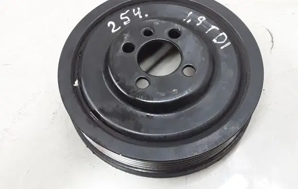 Volkswagen Golf V Crankshaft pulley 03G105243