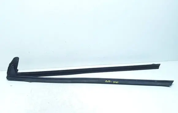 Mercedes-Benz CLK A209 C209 Rubber seal rear door window/glass A2096700338