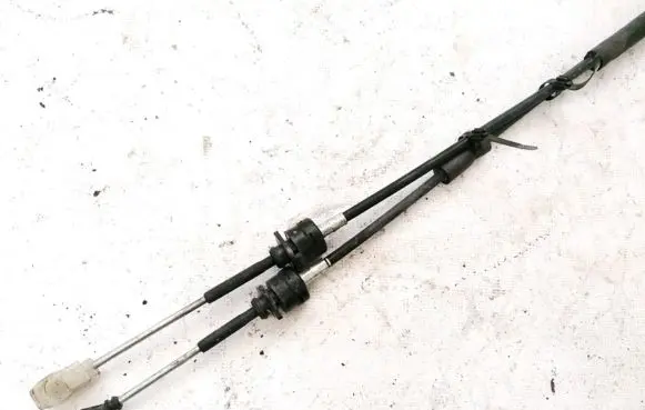 Mitsubishi Carisma Gear shift cable linkage