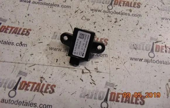 Mercedes-Benz GL X164 Airbag deployment crash/impact sensor A0038208426