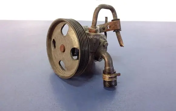 Ford Fusion Power steering pump 2S6C3A696DC