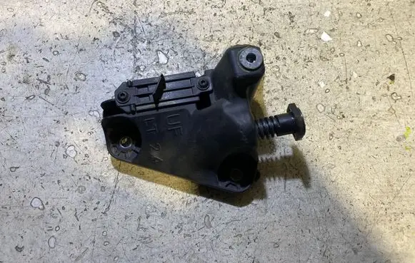 Chrysler 200 Radiator mount bracket 68175035AA
