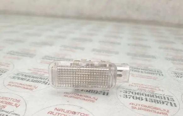 Audi Q7 4L Rear door interior light 094741