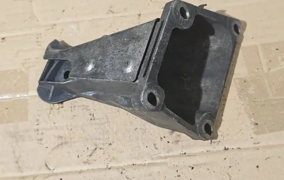 BMW 6 E63 E64 Engine mounting bracket 6769032 6868 AC46000