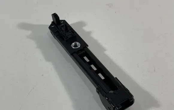 Volkswagen Golf Plus Seat belt adjustment motor 1T0857819A