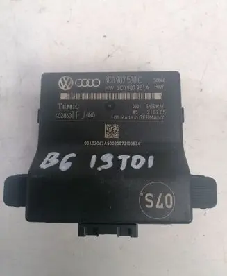 Volkswagen PASSAT B6 Gateway control module 3C0907530C 3C0907951A