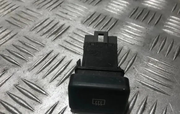 Nissan Almera Windscreen/window heater switch