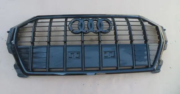 Audi Q3 F3 Front grill
