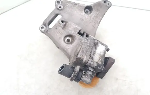 Opel Vectra B Power steering pump 90502550
