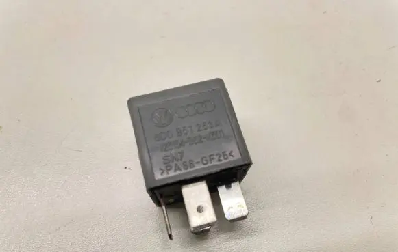Audi A4 S4 B7 8E 8H Other relay 8D0951253A