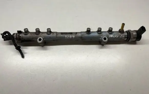 Volvo V70 Fuel main line pipe 0445215023 30777576 0281002712