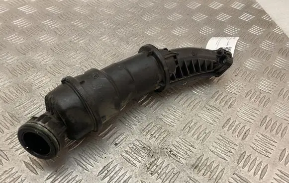Volvo XC90 Intercooler hose/pipe 31331636